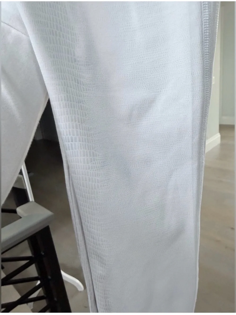 Bombshell Sportswear White python shine High-Waist Seamless Leggings and Top - Picture 14 of 16